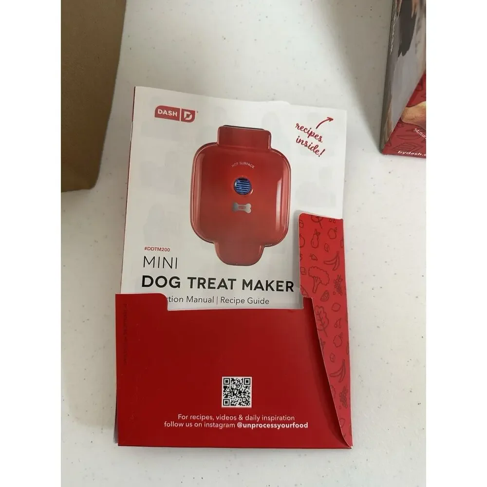 Dash Mini Dog Treat Maker - Makes 6 Treats, Nonstick -‎ Red NEW